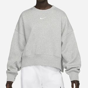 Nike Sportswear Phoenix Fleece
Women's OverOversized Crewneck Sweatshirt in gray